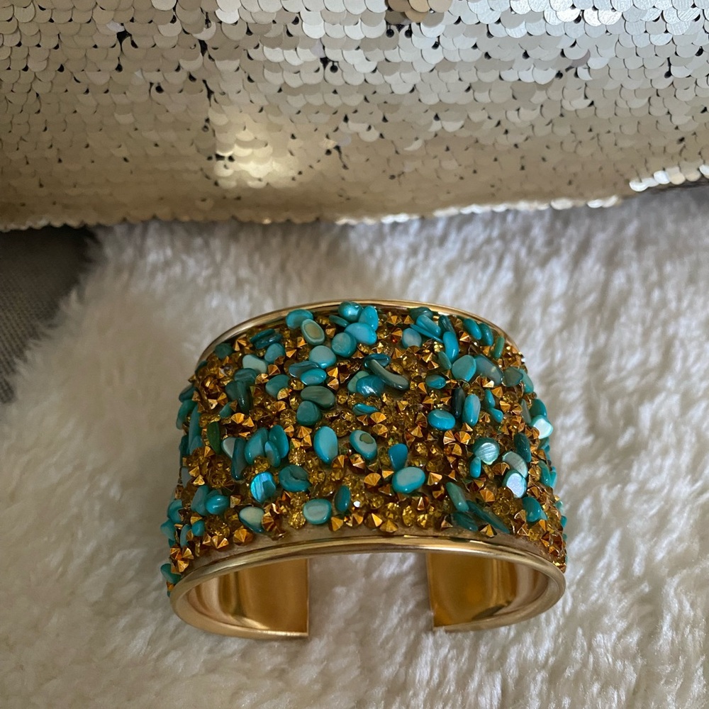 A Boho Beauty! New, never worn, gold and turquoise beaded cuff bracelet